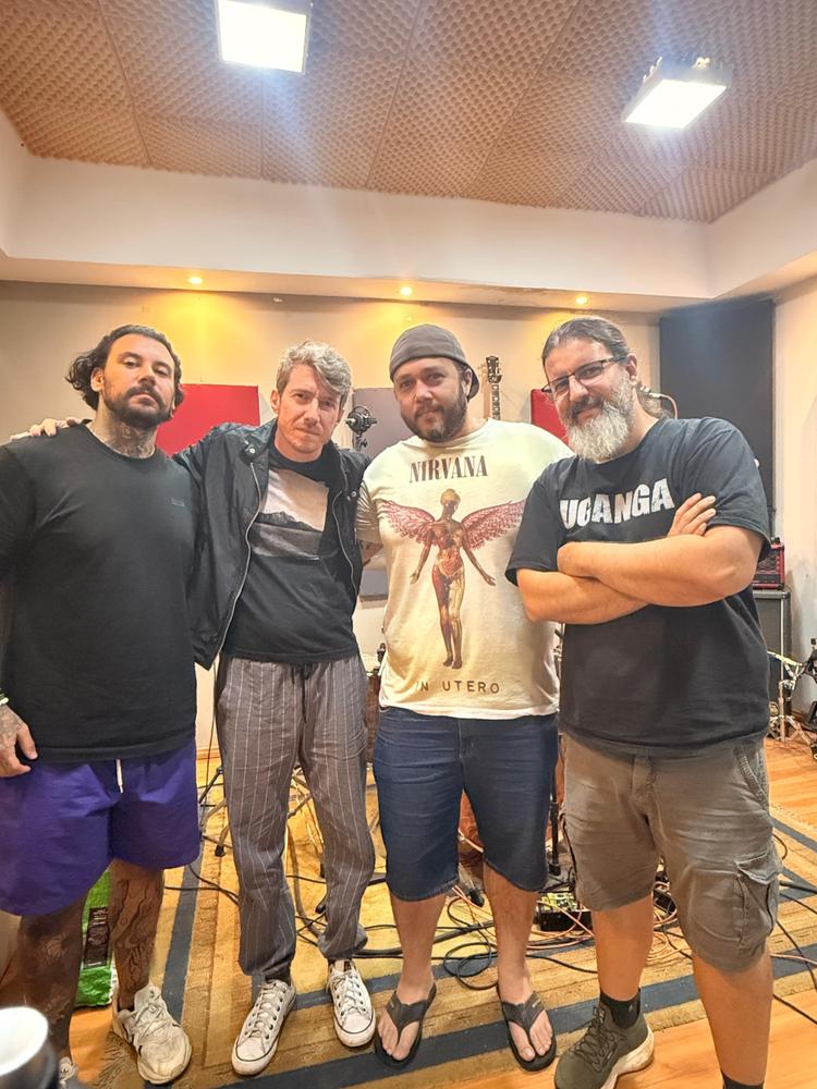 Gravação da música Não vá voltar , da IndNine.