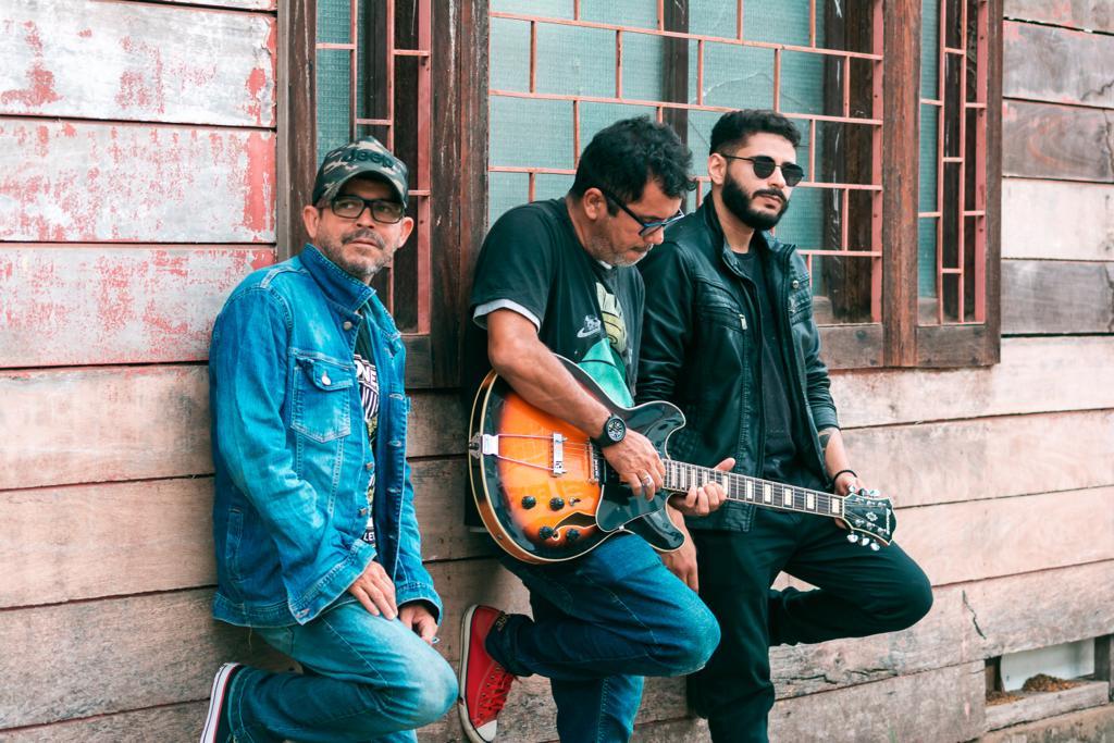 DESCOBERTAS TRIBHUS #30: BUG VIOLET, ROSSATTIE, LEO VANO, EU OCÊ E O CD, RAIDE ROCK