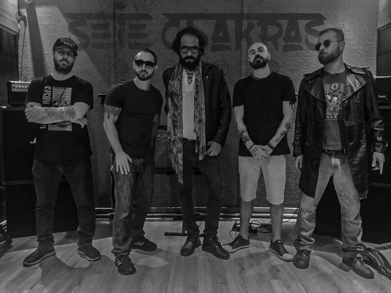 Recomeçando após o fim, conheça a banda Sete Chakras