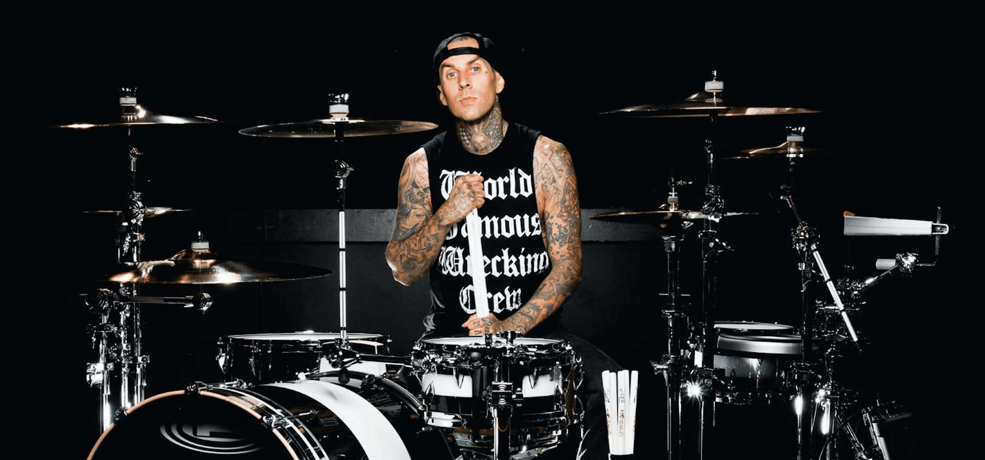 O revival do pop punk, a mão de Travis Baker e o novo rock jovem
